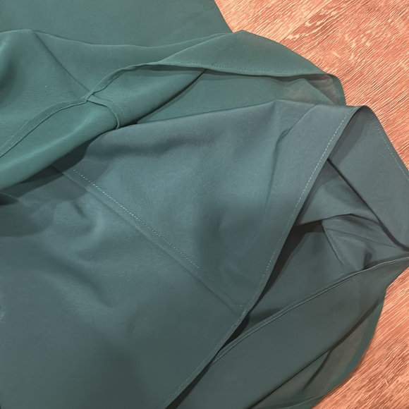 Beautiful Green Sleeveless Blouse - Picture 4 of 5